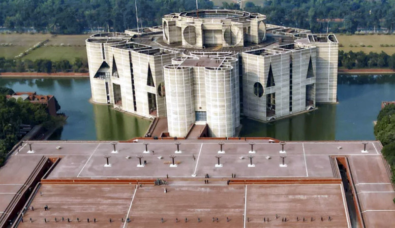 এবার সংসদের দক্ষিণ প্লাজায় শপথ নেবে নতুন সরকার