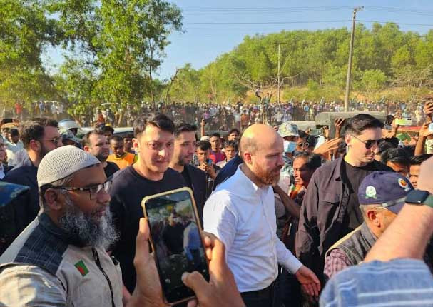 তুরস্কের প্রেসিডেন্ট এরদোয়ান পুত্র ও ফুটবলার ওজিলের কক্সবাজার রোহিঙ্গা শিবির পরিদর্শন