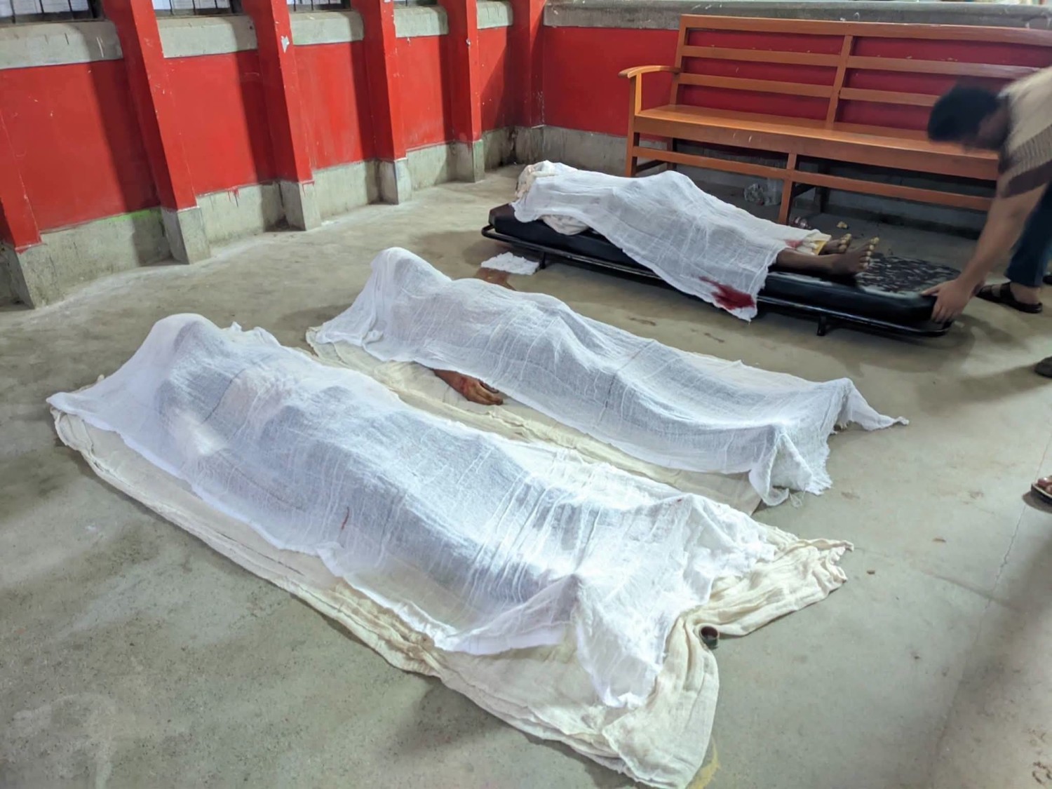 শ্রীমঙ্গলে বাসের চাপায় সিএনজির ৩ যাত্রী নিহত