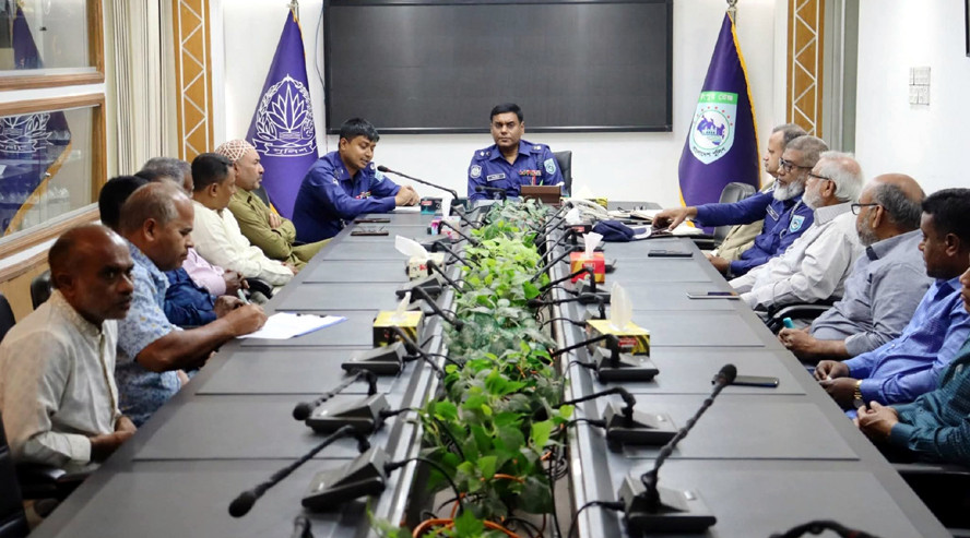 ঈদ যাত্রা সুন্দর ও নিরাপদ করার লক্ষ্যে মোটর ও বাস মালিক সমিতির সঙ্গে নীলফামারী পুলিশ সুপারের মতবিনিময়