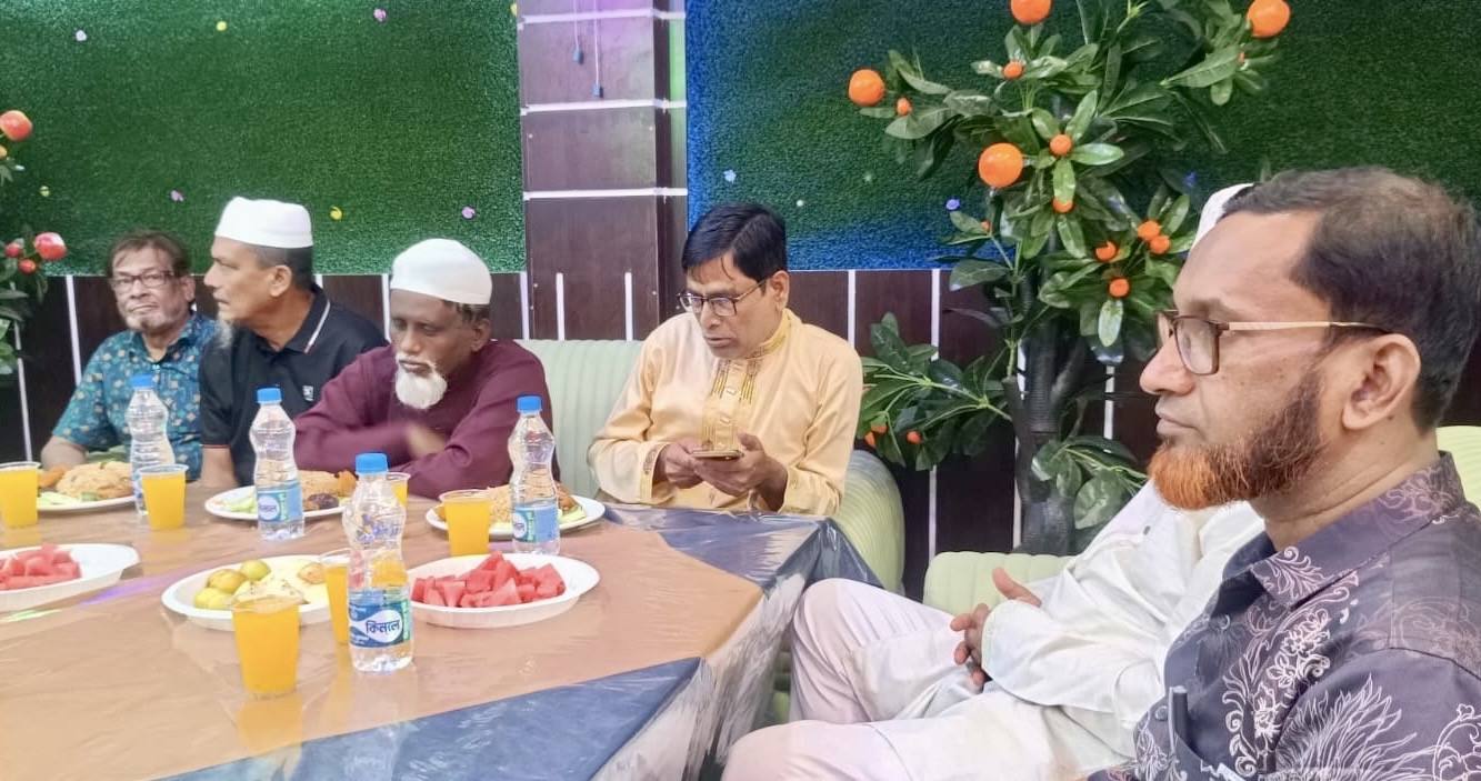 আখাউড়ায় ইফতার মাহফিল যেন মিলন মেলায় পরিনত