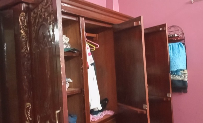 নড়িয়া  কলুকাটি প্রবাসী নেতা আরিফ শিকদারের বাড়িতে লক ভেঙে দুর্ধর্ষ চুরি