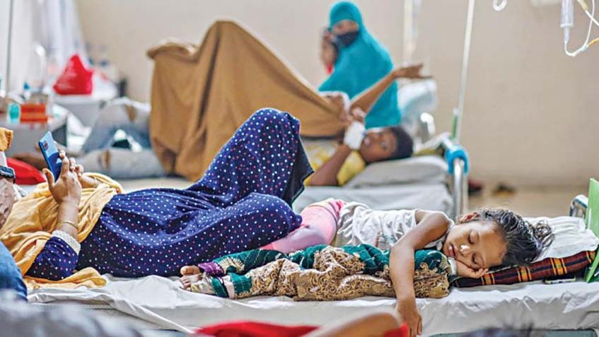 ডেঙ্গুতে মৃত্যু পেরিয়েছে ৩০০