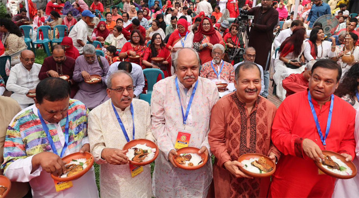 বর্ণাঢ্য অনুষ্ঠানের মধ্যদিয়ে জাতীয় প্রেস ক্লাবে বর্ষবরণ