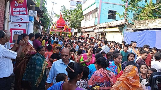 ব্রাহ্মণবাড়িয়ার আখাউড়ায় পৌরশহরে শ্রী শ্রী রাধামাধব কেন্দ্রীয় মন্দিরে সনাতন ধর্মীয় উৎসব ও  রথযাত্রা অনুষ্ঠিত হয়েছে।