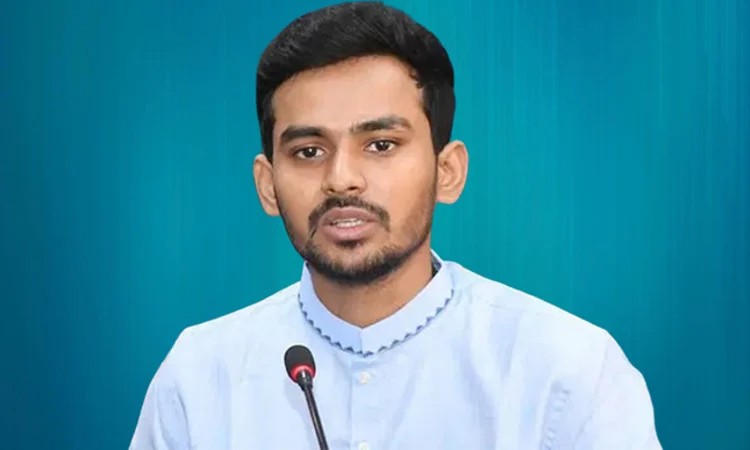 দেশ ছাড়ার শঙ্কা রয়েছে আসিফ মাহমুদের